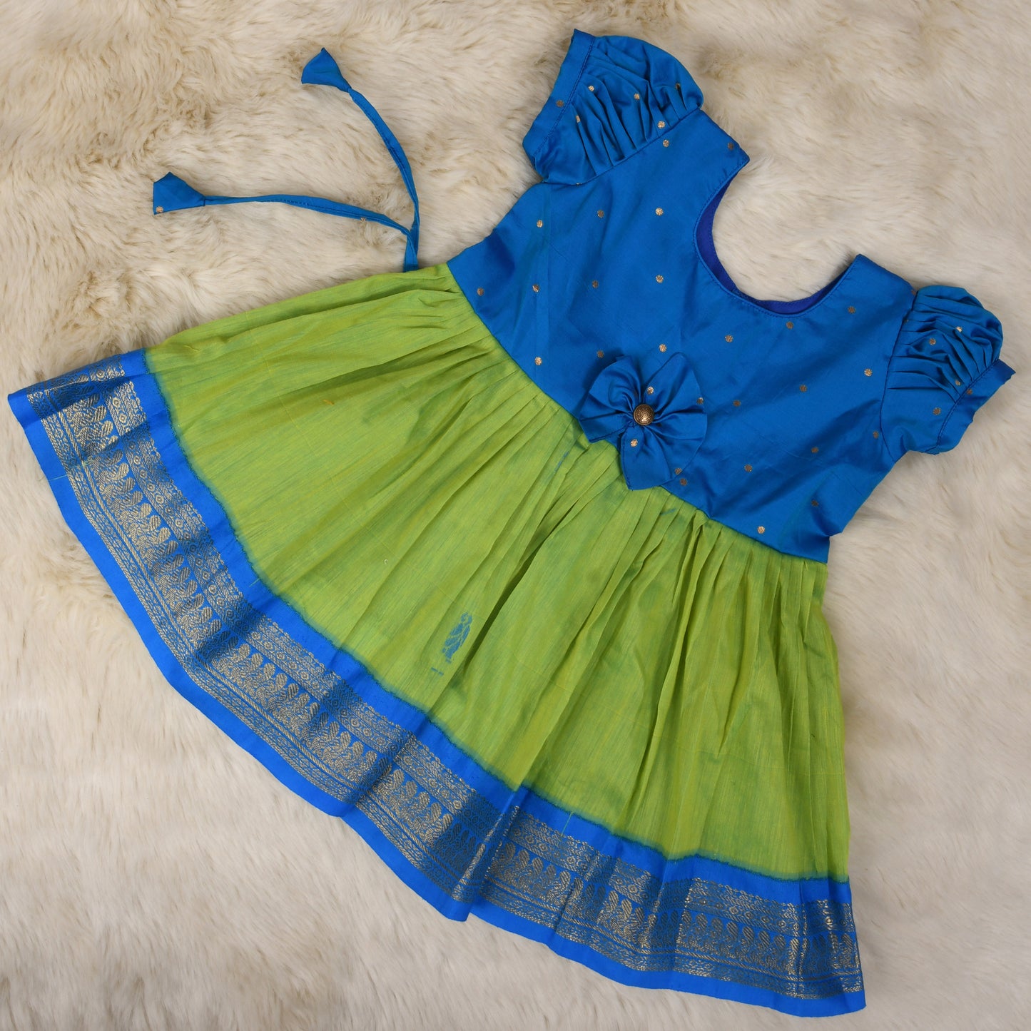 kids ethnic wear, pattu pavadai for kids, traditional dress for baby girl, ethnic wear for girls, pattu langa blouse designs for kids, baby lehenga, baby lehenga, 1st birthday dress for baby girl, baby langa blouse, lehenga choli for girls, indian dresses for girls, traditional dress for girls