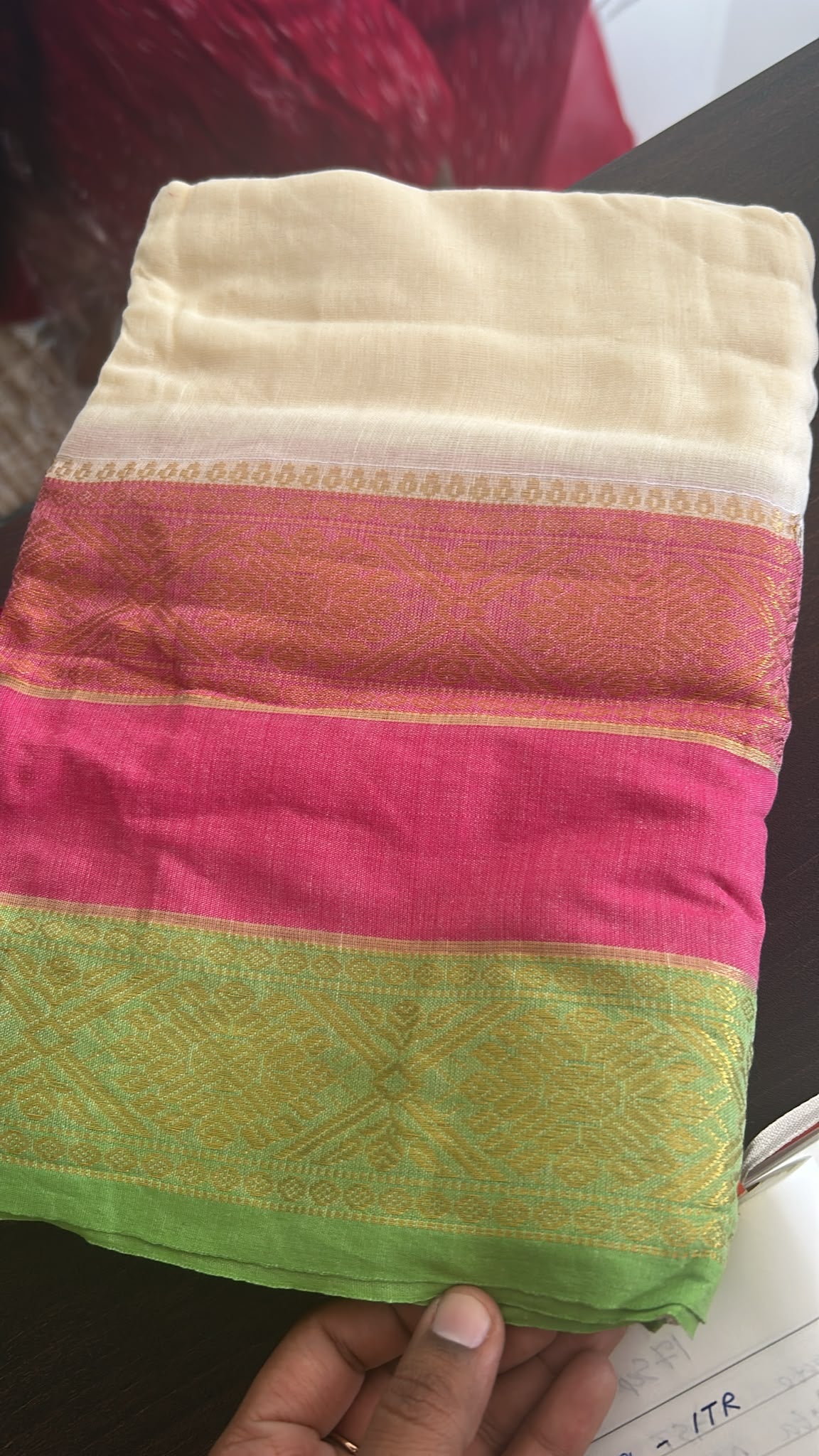 Off white soft mul cotton with kanchi border light weight saree - Pink & Green