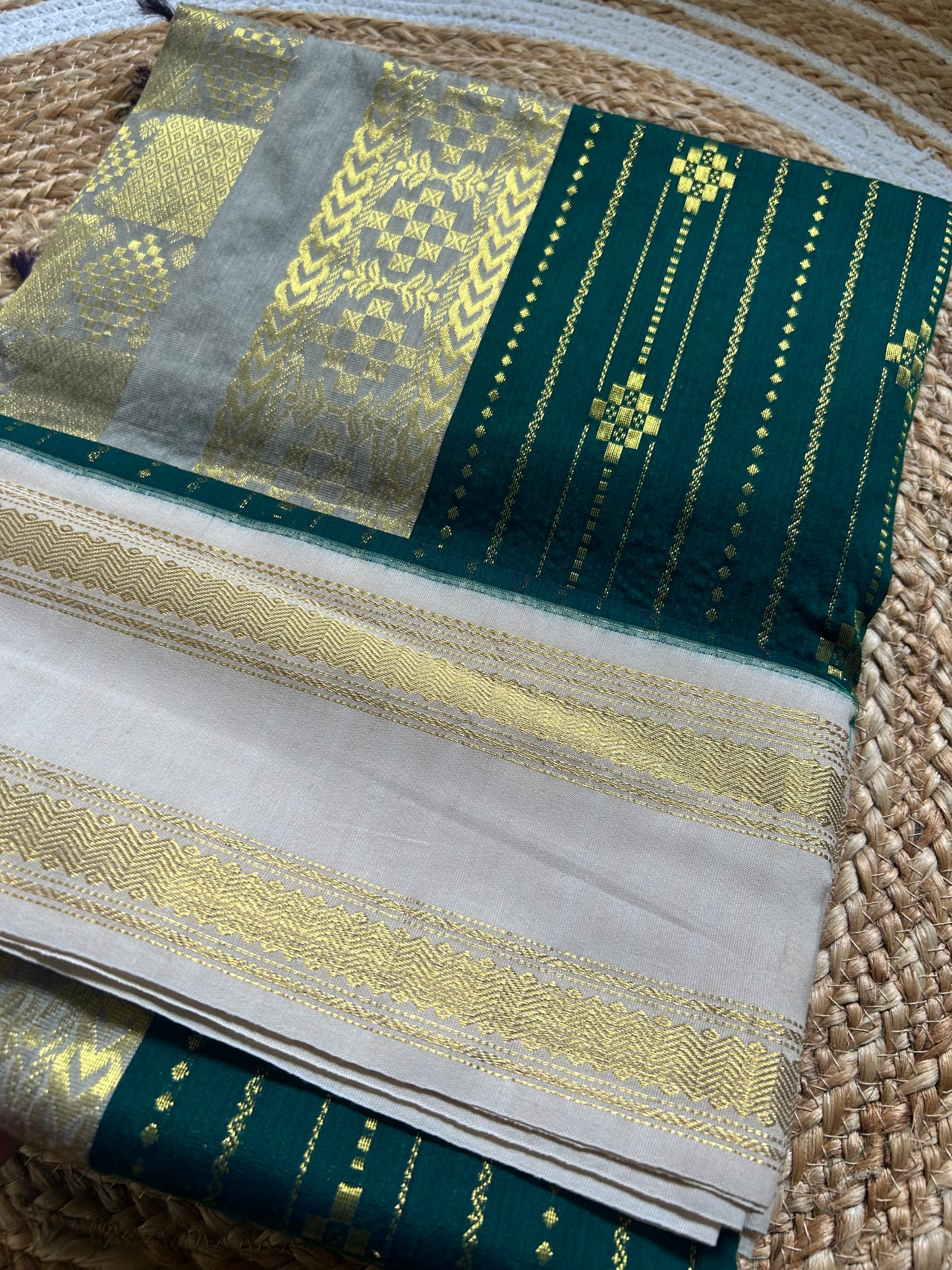 Emerald Green Handloom Silk Cotton Saree with Gold Zari Leaf Border