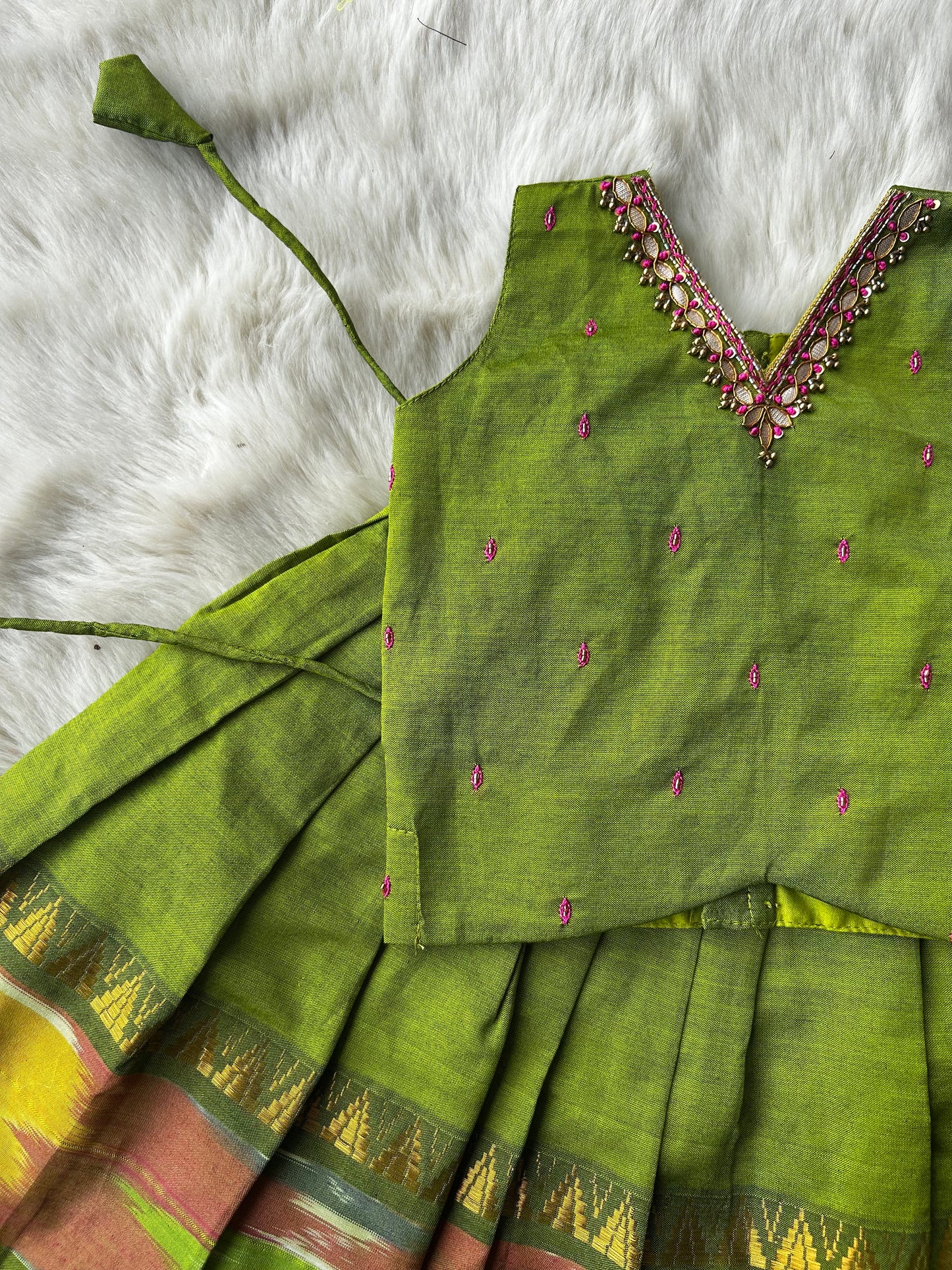 Traditional langa blouse parrot green pure kanchi cotton weave sleeveless for baby girl
