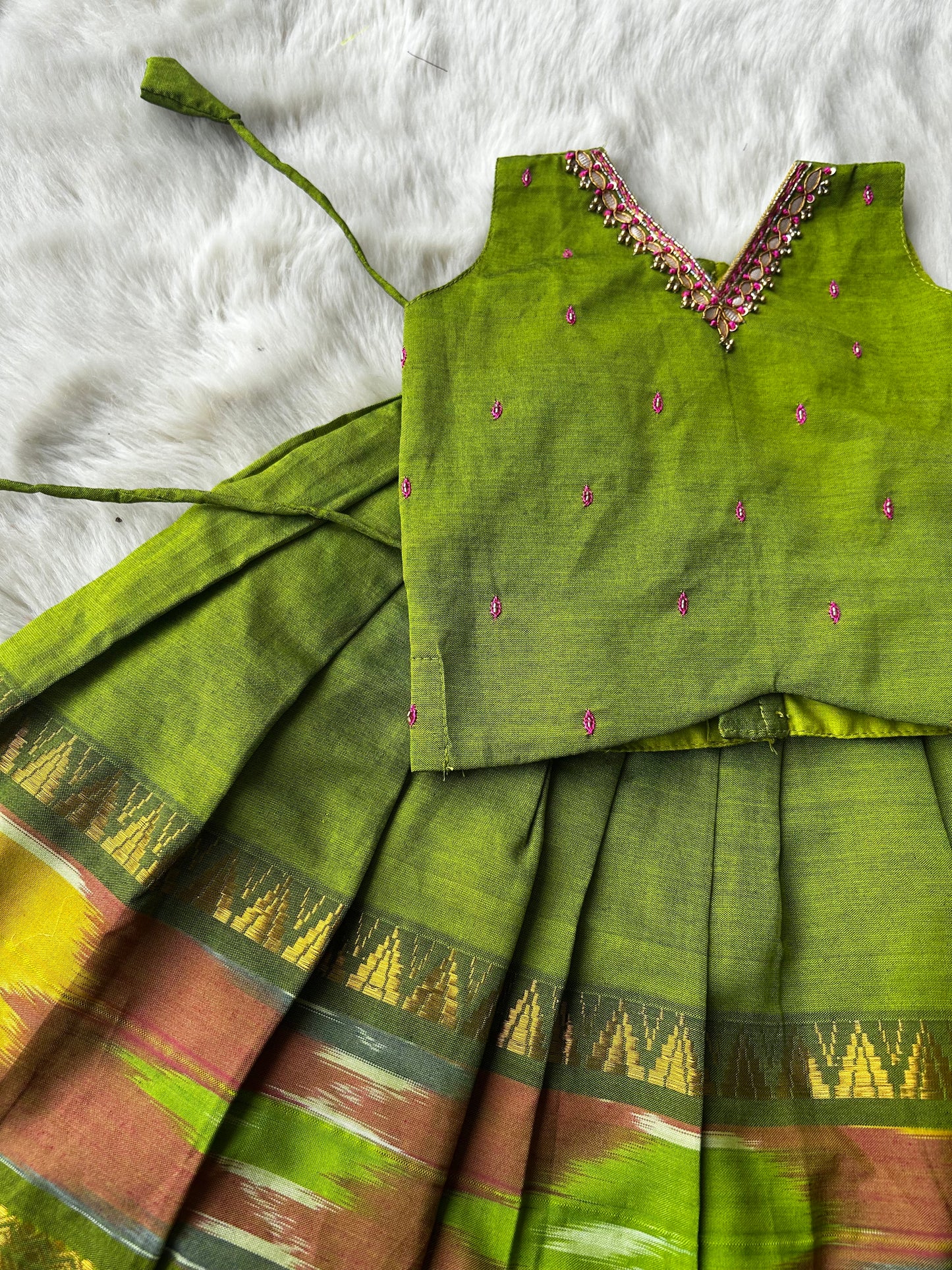 Traditional langa blouse parrot green pure kanchi cotton weave sleeveless for baby girl
