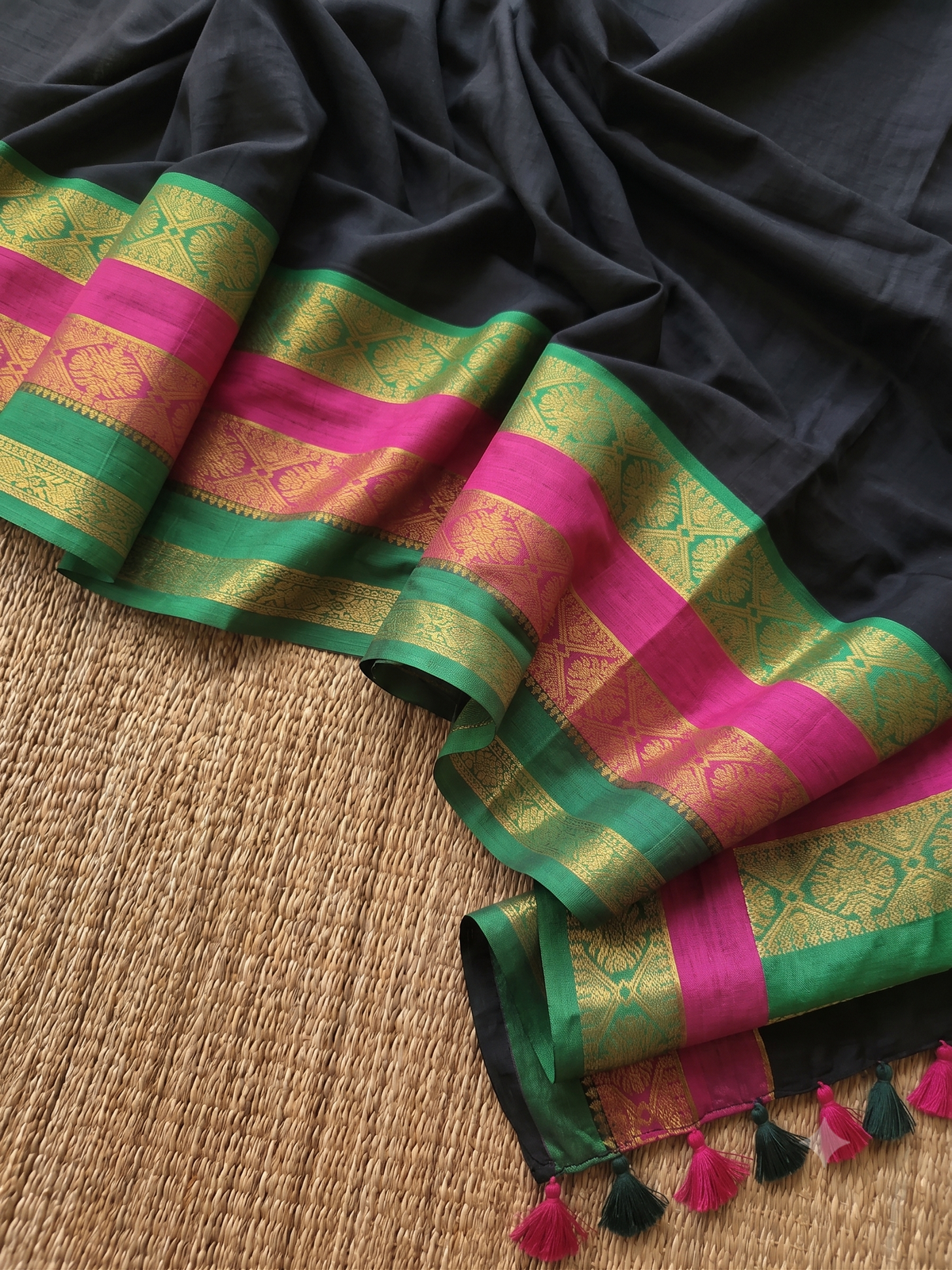 Black soft mull cotton with kanchi border light weight saree - Green and pink