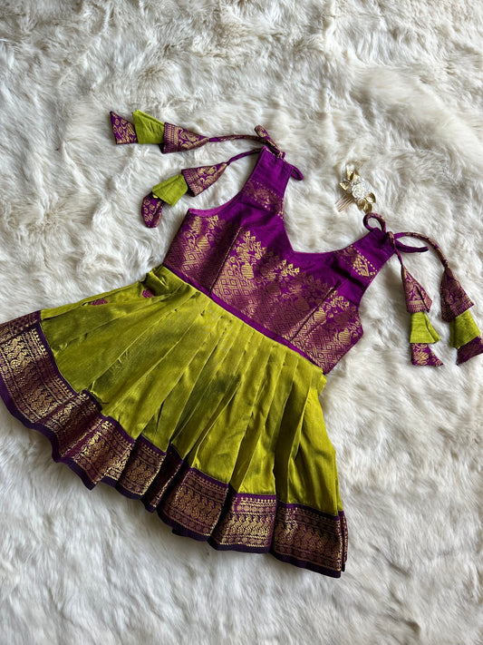Green and wine tie up dress for baby girl